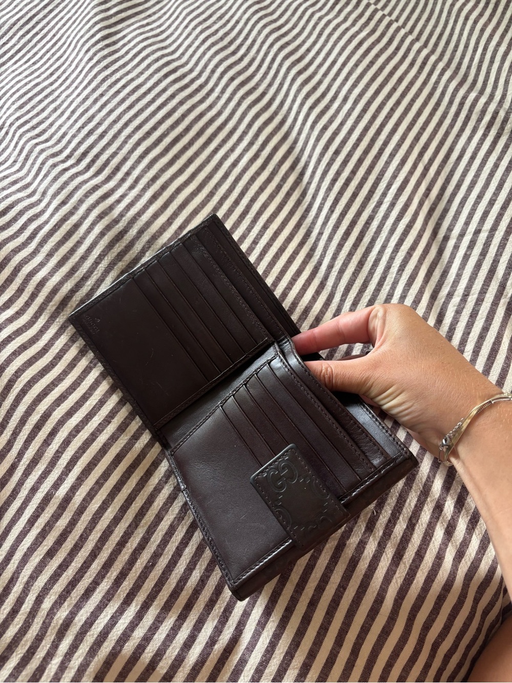 Vintage Gucci Brown Leather Wallet with Gold Plate - Picture 4 of 5